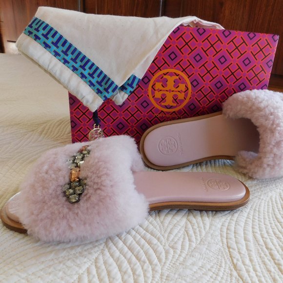 New Tory Burch Aspen Shearling sandals Sea Shell pink crystal embellished slides - Picture 2 of 16